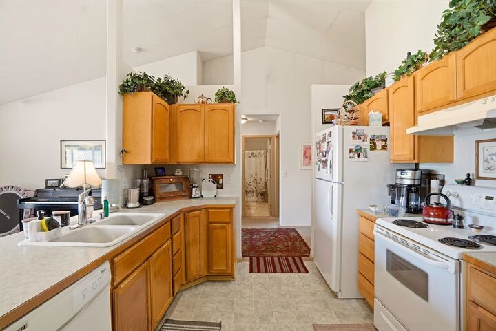 Property Photo: 911 N Van Marter Rd 913 N Van Marter Rd WA 99206
