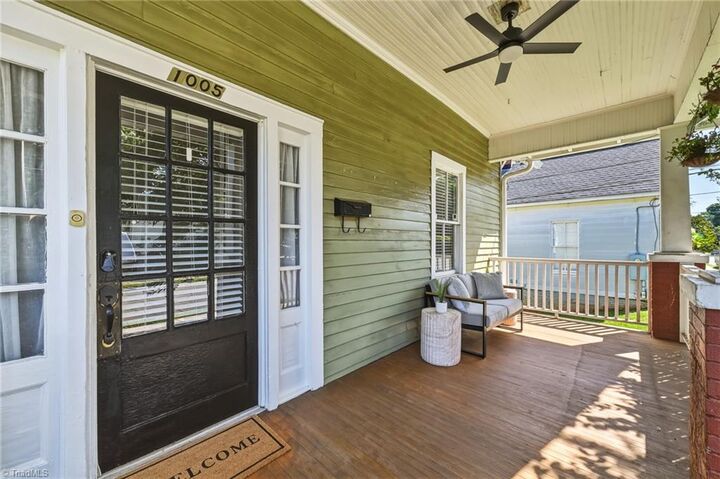Property Photo:  1005 Franklin Street  NC 27101 