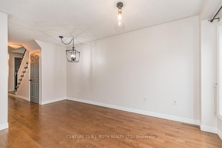 Property Photo:  430 Mapleview Drive E 18  ON L4N 0H4 