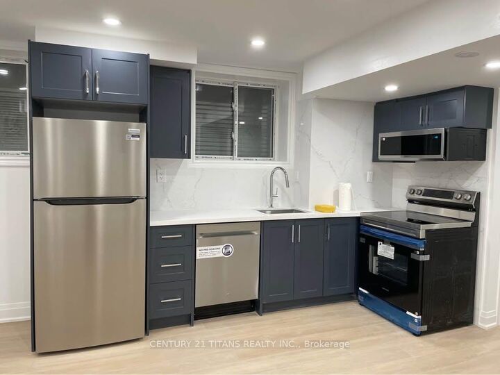 Photo de la propriété:  121 Micklefield Avenue Bsmt  ON L1P 0L3 