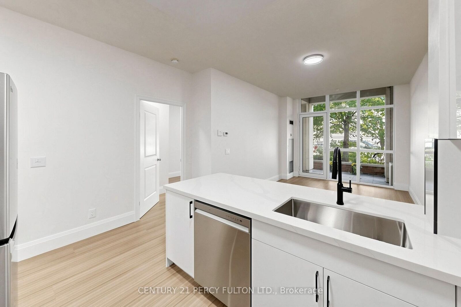Property Photo: 57 Upper Duke Crescent 102 ON L6G 0B9