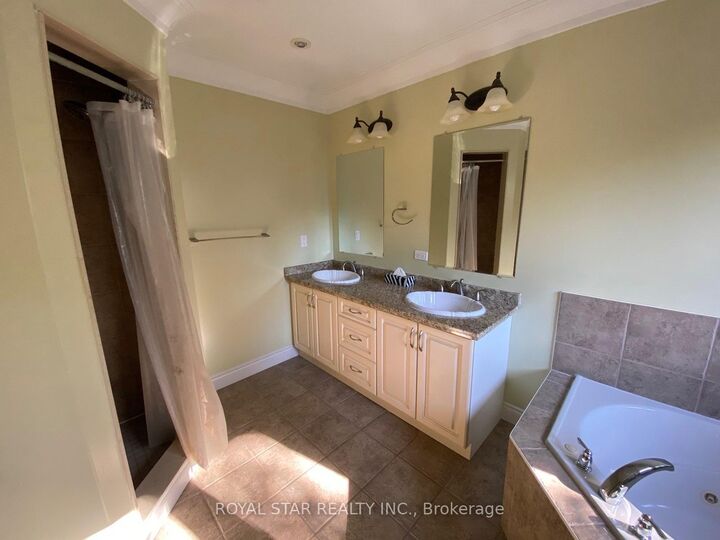 Property Photo: 32 Mountwood Avenue ON L8N 2G9