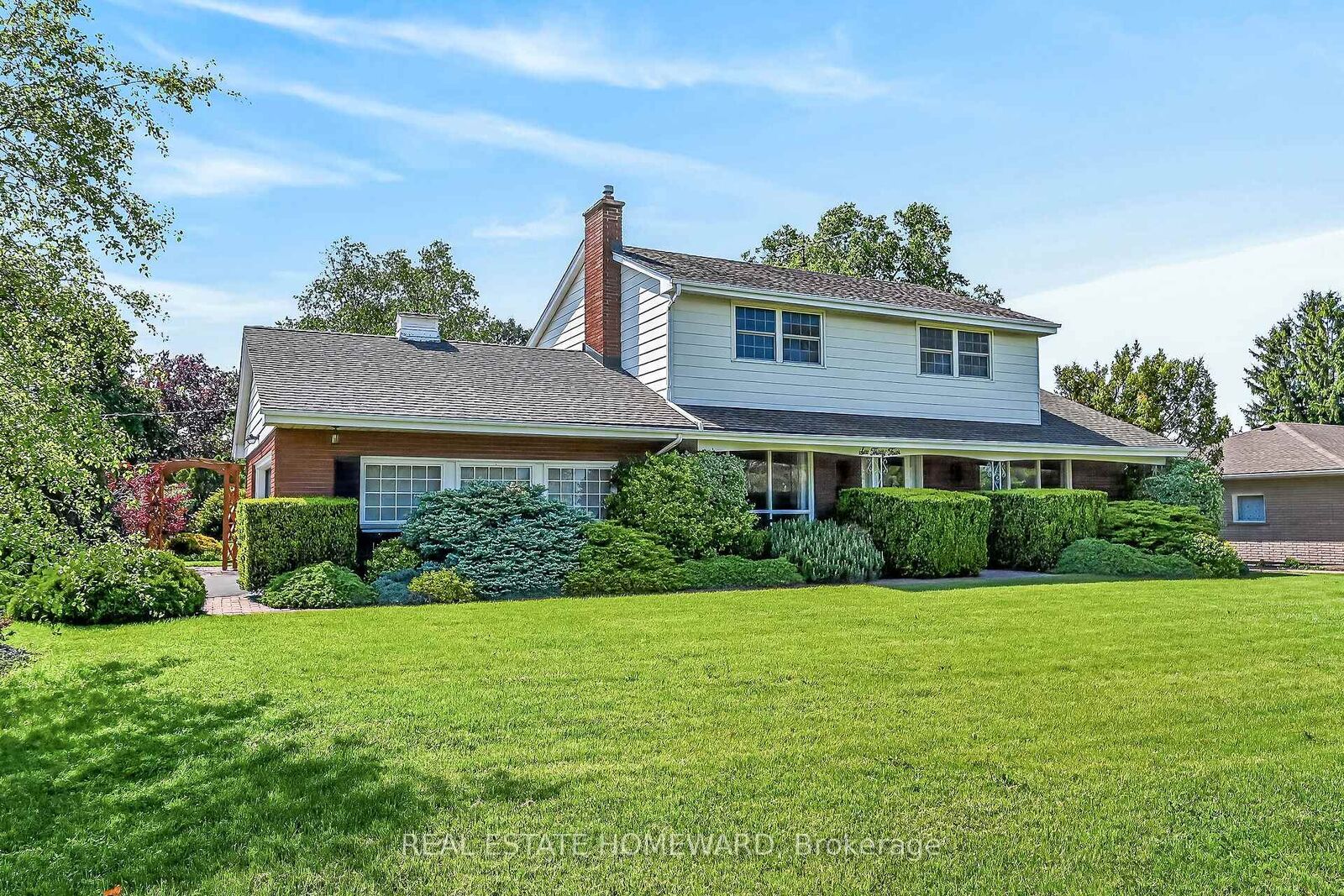 Property Photo: 634 Mountain Brow Boulevard ON L8T 1B1