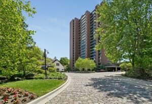 Property Photo: 1400 Dixie Road 609 ON L5E 3E1