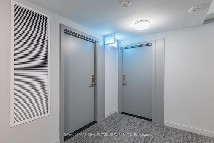 859 The Queensway N/A 502 — photo 1
