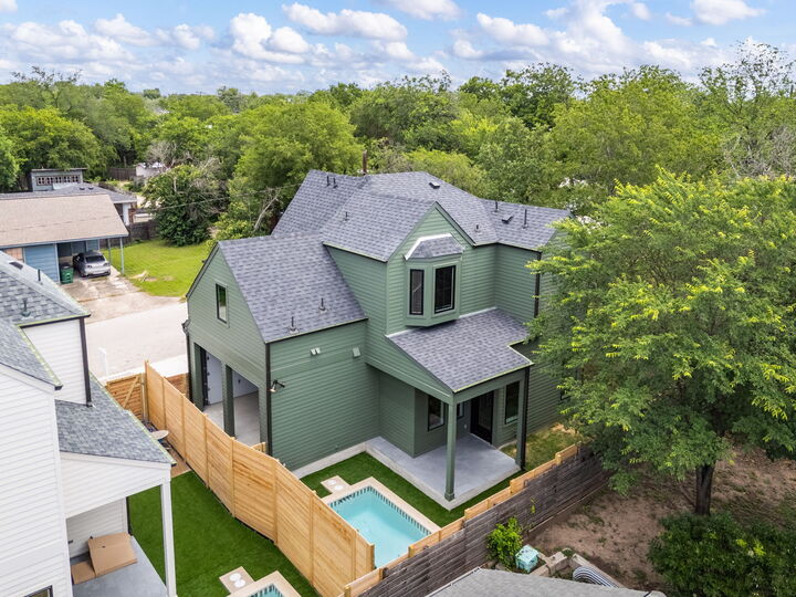 Property Photo: 2503 E 18th Street TX 78702