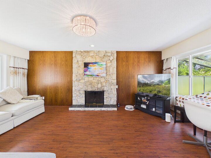 Property Photo: 6119 Service Street BC V5H 1V7