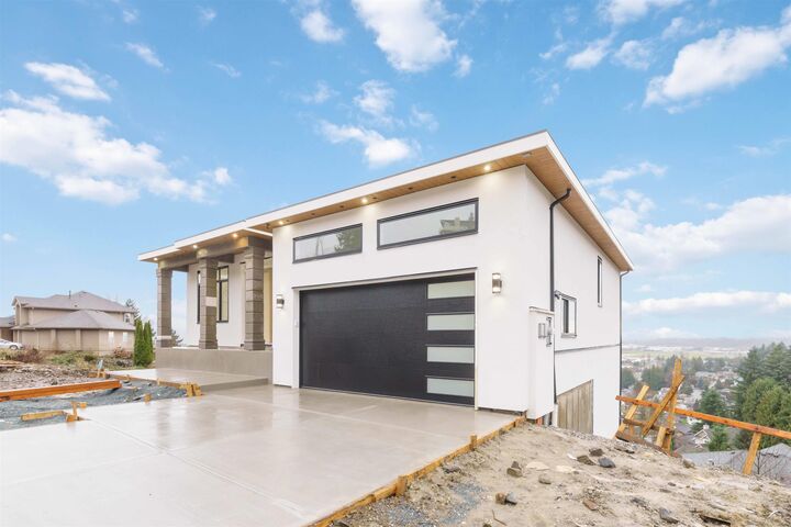 Property Photo: 35656 Canterbury Avenue BC V3G 1G2