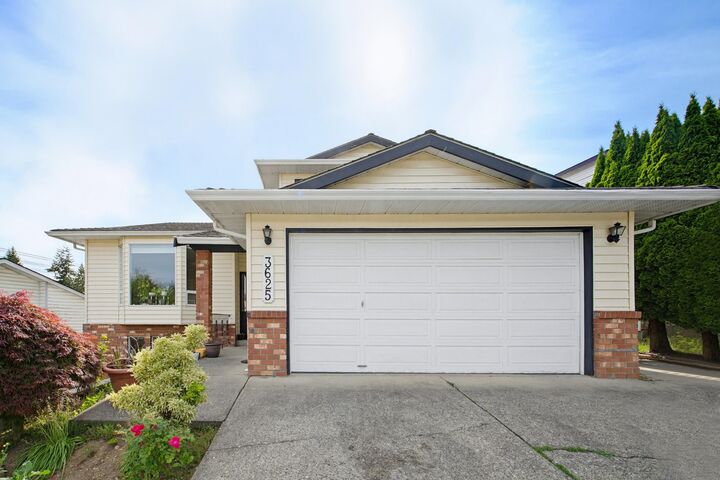 3625 Nootka Street — photo 1
