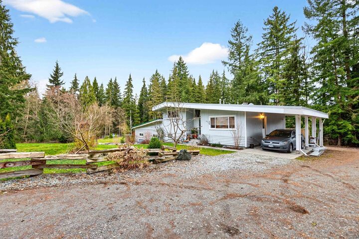Property Photo: 29907 Dewdney Trunk Road BC V4S 1B7