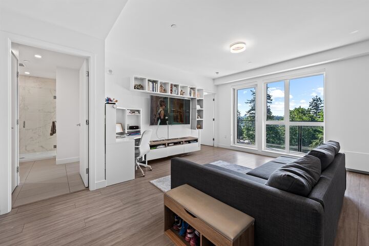 Property Photo: 707 E 3rd Street 306 BC V7L 1G8