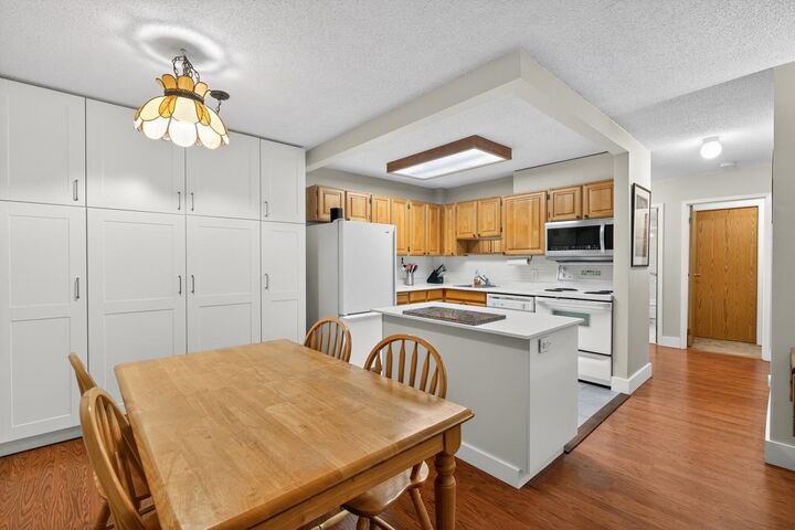 Property Photo: 550 Eighth Street 306 BC V3M 3R9