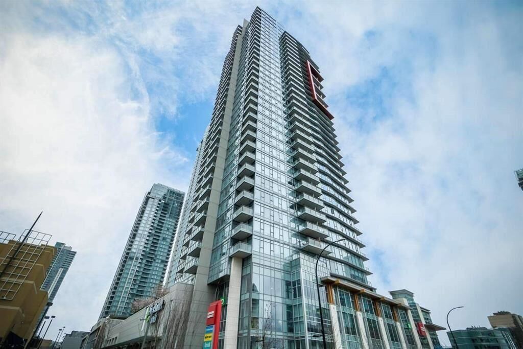 Property Photo: 4688 Kingsway 602 BC V5H 0E9