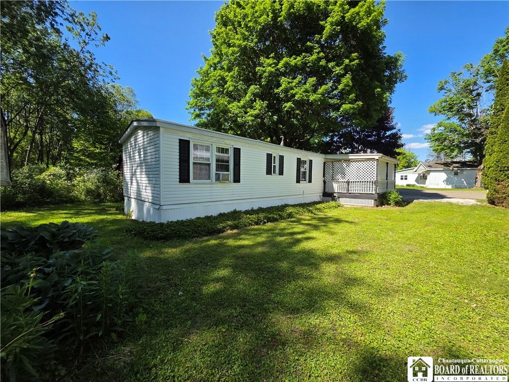 Property Photo:  2 Brookside 2  NY 14701 