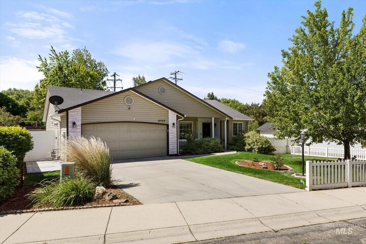 Property Photo: 8509 W Falling Star St ID 83709