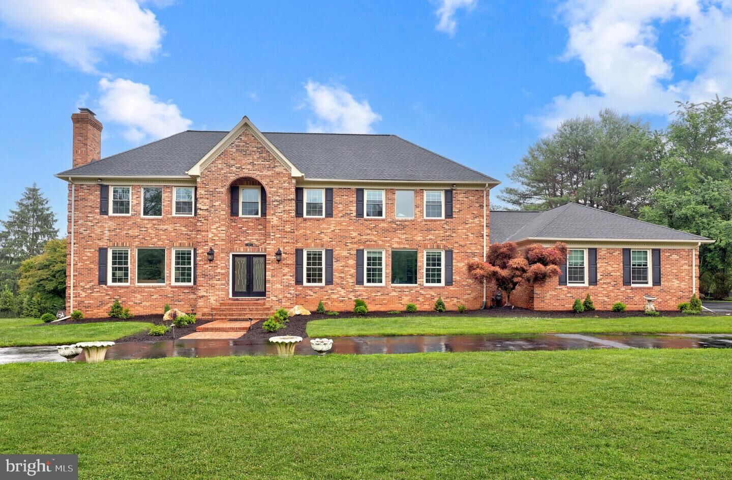 Property Photo:  517 Seneca Road  VA 22066 