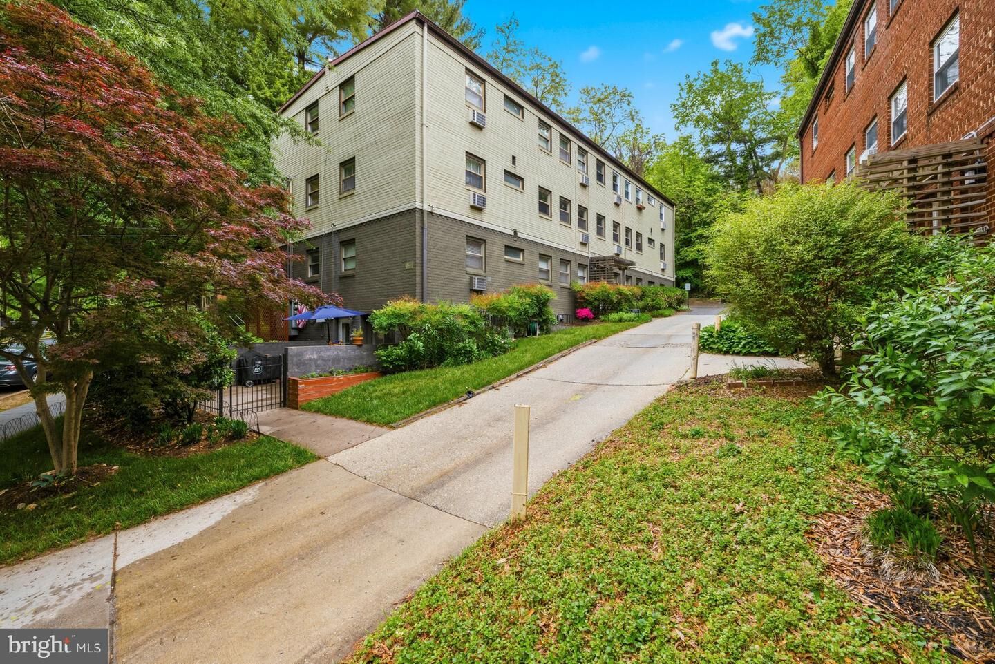 Property Photo: 4595 Macarthur Boulevard NW 4 DC 20007