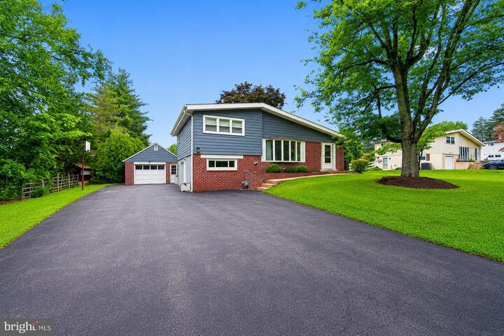 Property Photo:  1649 Muhlenburg Drive  PA 19422 