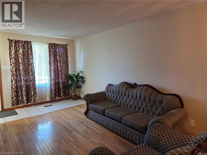 Property Photo: 120 Melissa Crescent ON N0G 2L3