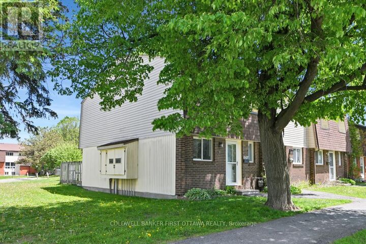 Property Photo: 86F Seyton Drive ON K2H 8W5