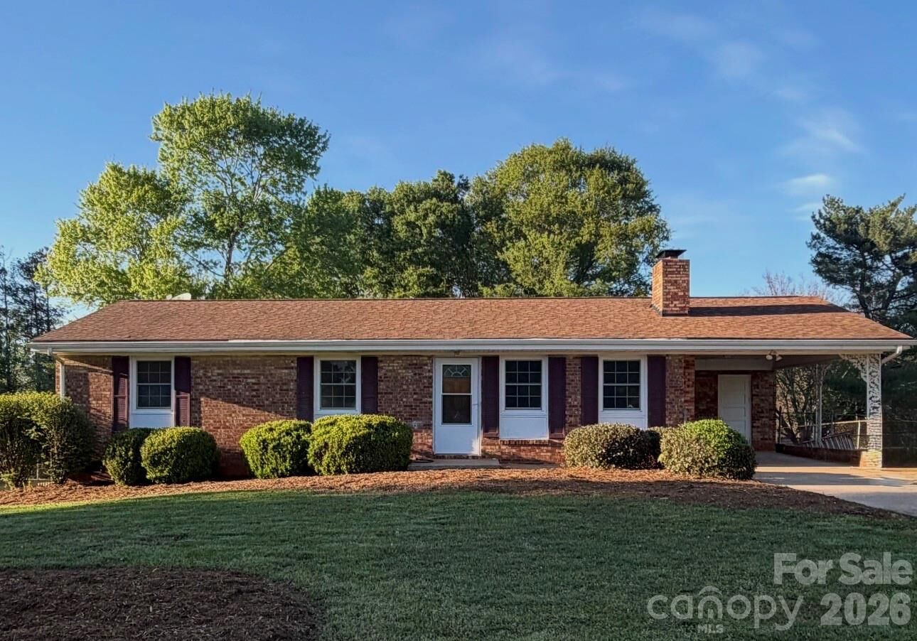 Property Photo:  204 College Avenue  NC 28152 