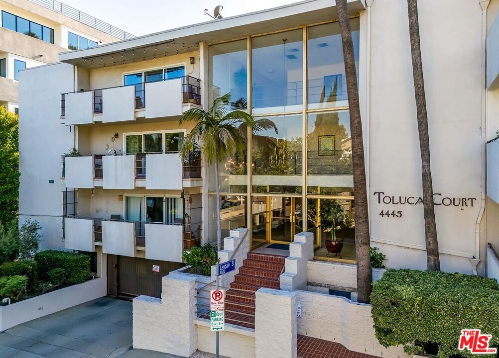 Property Photo:  4445 Cartwright Ave  CA 91602 