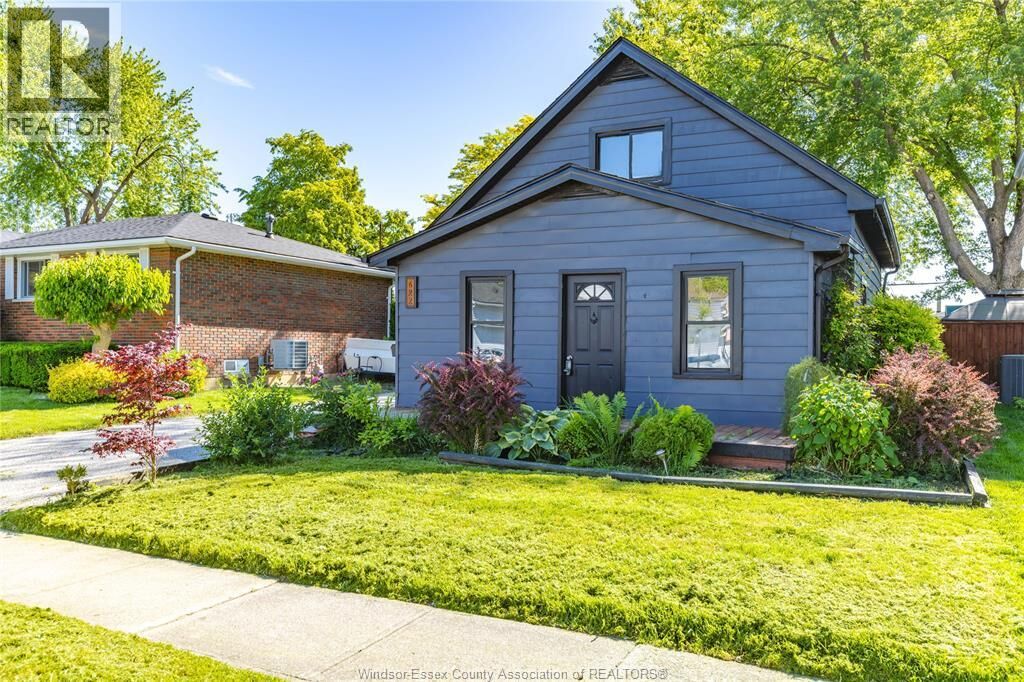 Property Photo:  622 Labute  ON N8N 2B3 