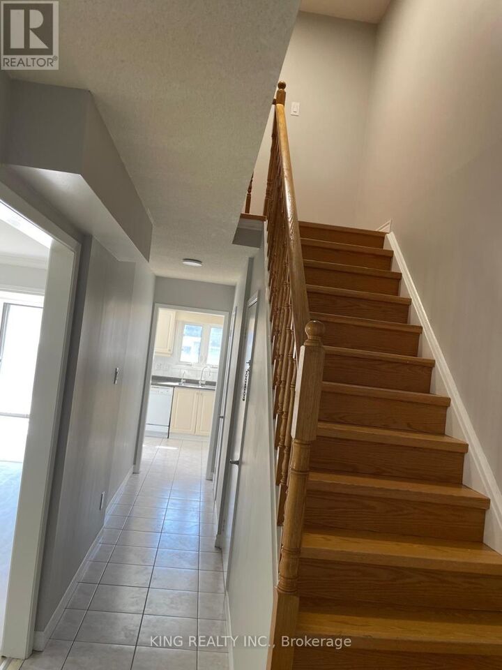 Property Photo: 33 Rowe Court ON L3S 2J6