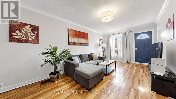 Property Photo:  27 Cambridge Avenue  ON L8H 1T4 