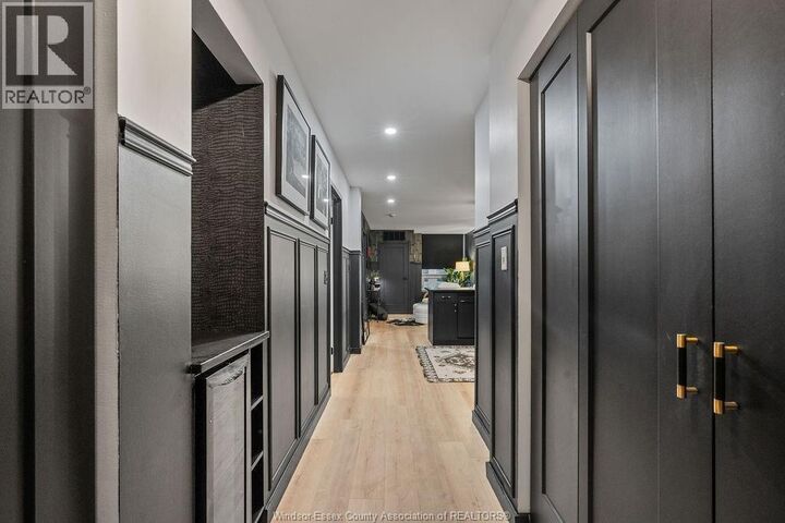 Property Photo:  540 Ouellette Avenue 7C  ON N9A 1B7 