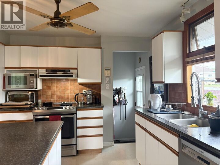 Property Photo: 1505 Hemlock Street BC V2L 1H8