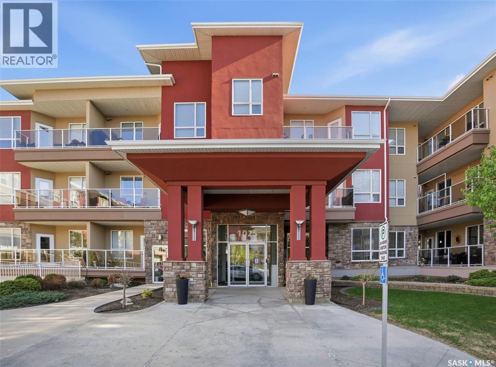 Property Photo: 303 1025 Moss Avenue SK S7H 4C7