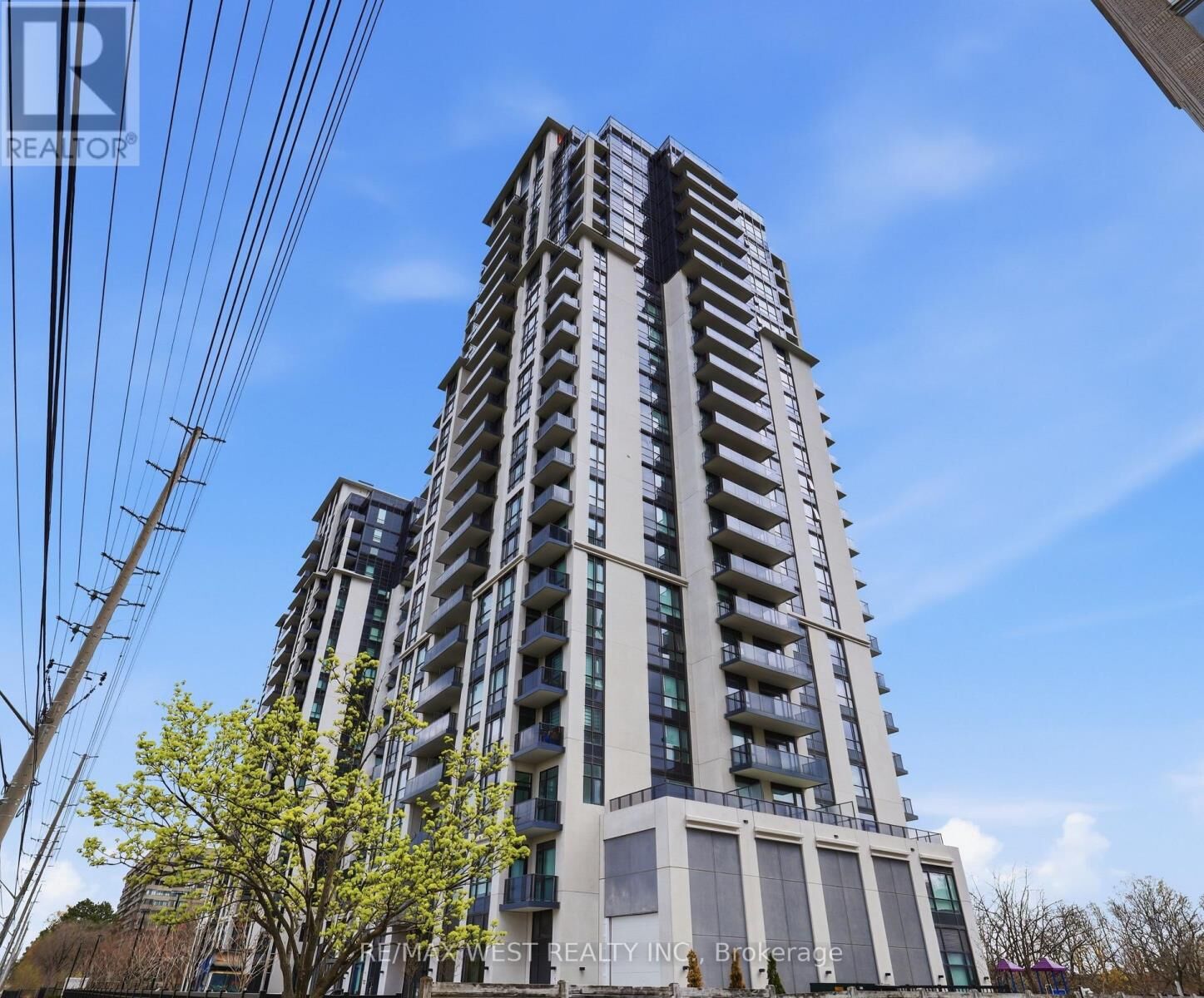Property Photo:  202 Burnhamthorpe Road East 1310  ON L5A 0B2 