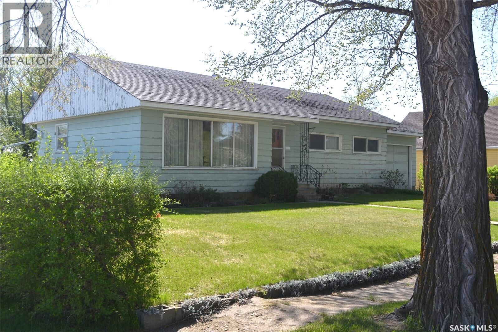 Property Photo: 100 Main Street SK S0K 3L0