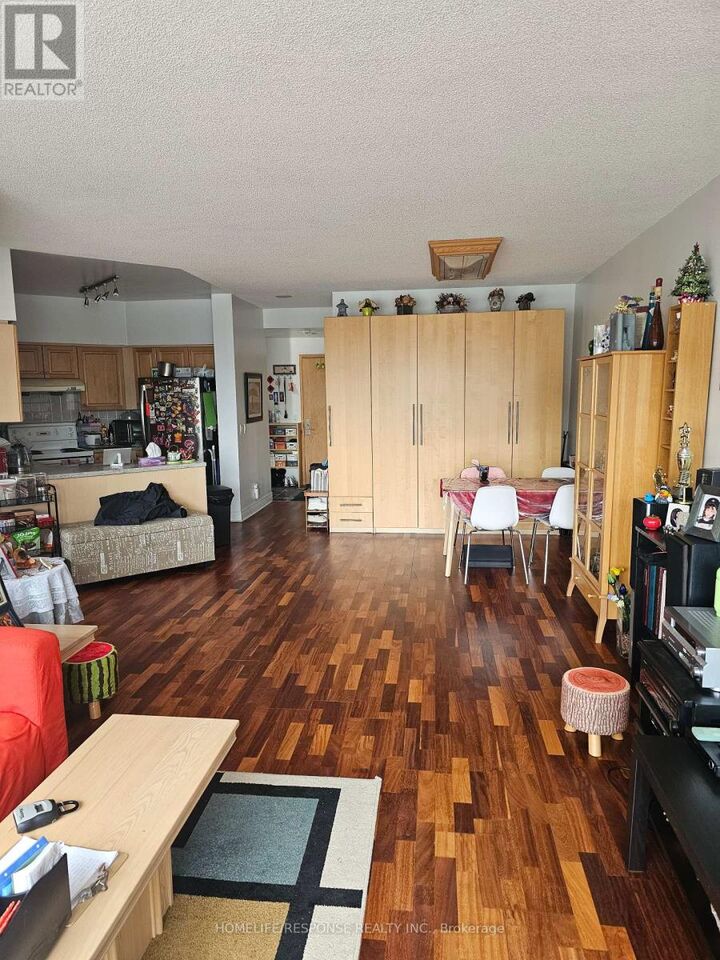 Property Photo:  48 Suncrest Boulevard 1011  ON L3T 7Y5 