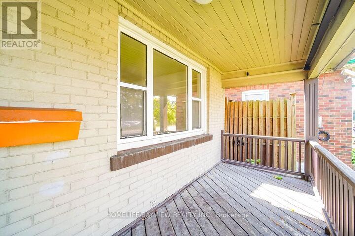 Property Photo:  187 Park Road South  ON L1J 4H1 