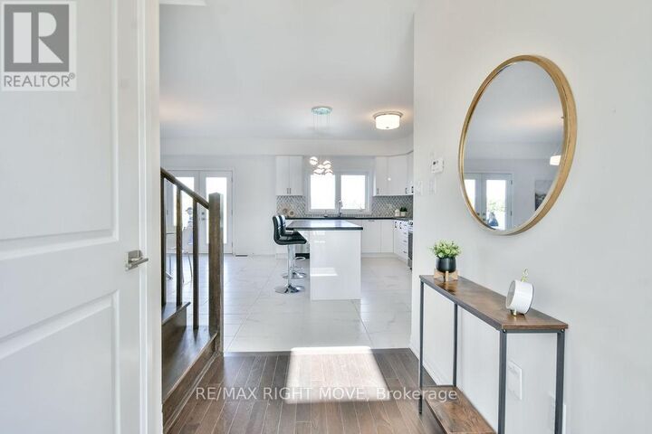 Property Photo:  3721 Quayside Drive  ON L3V 8M9 