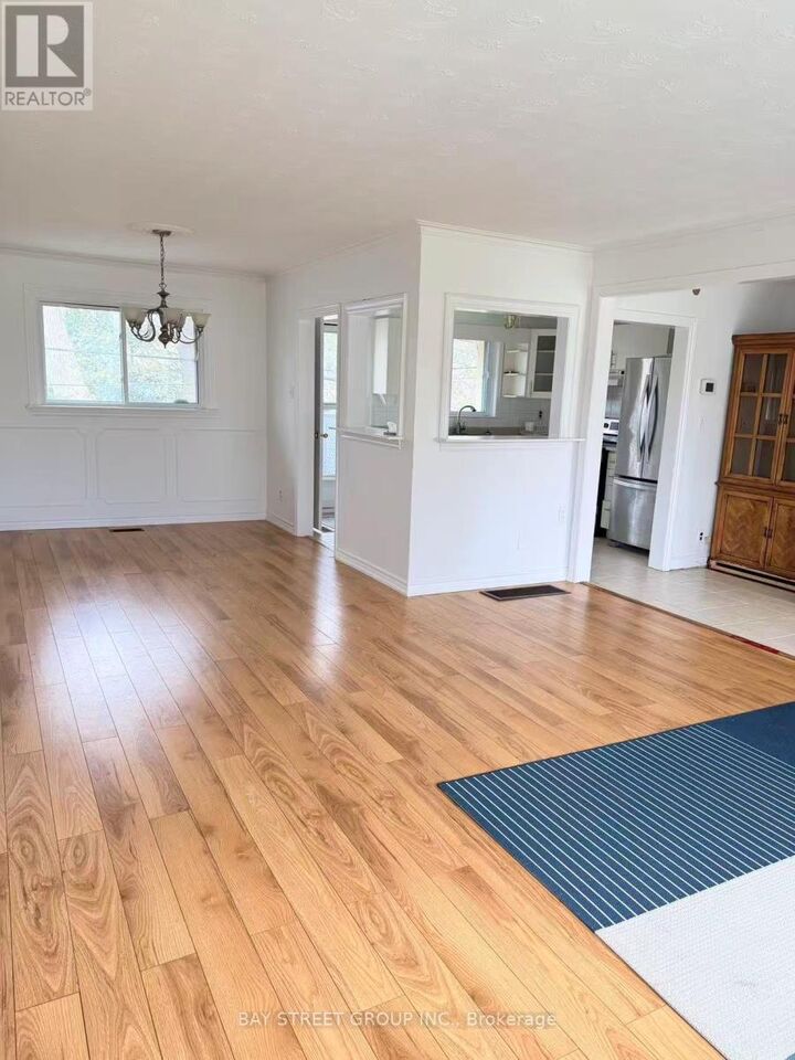 Property Photo:  395 Loretta Crescent  ON L4A 7G3 