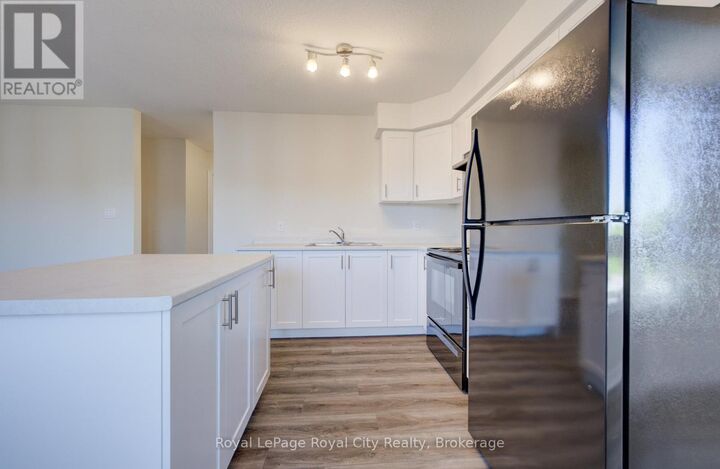 Property Photo:  465 Garafraxa Street West 7  ON N1M 0L6 