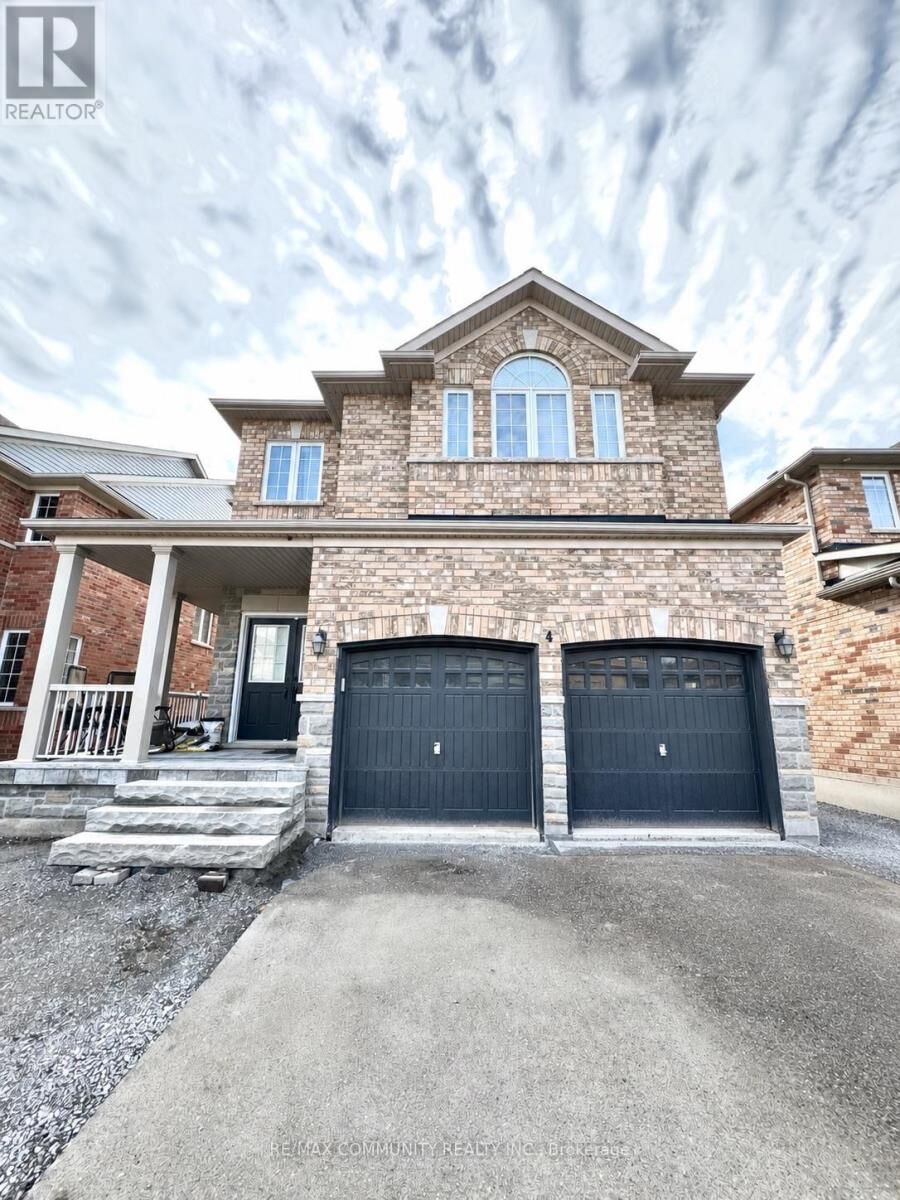 Property Photo:  4 Campview Street  ON L1R 0K5 