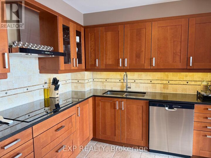 Property Photo: 2871 Richmond Road 1105 ON K2B 8M5