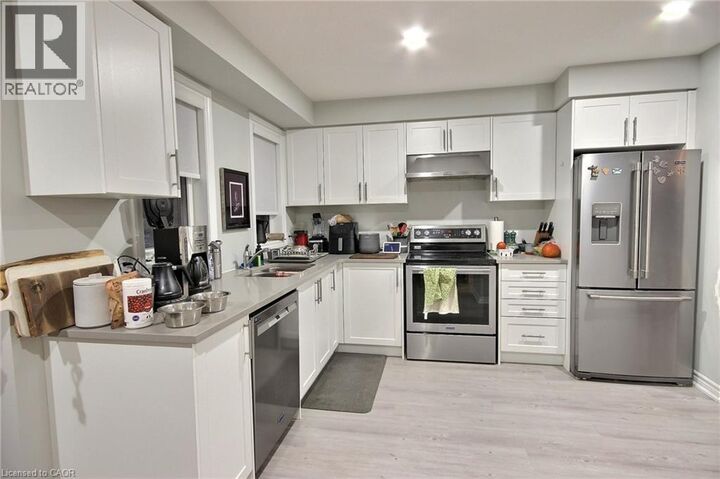 Property Photo:  287 Chapel Hill Drive  ON N2R 0S4 