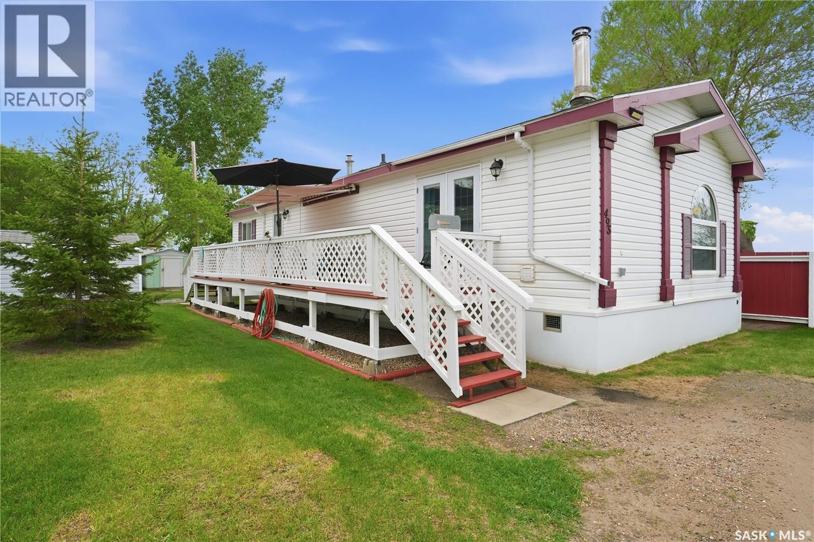 Property Photo:  495 35th Street  SK S0M 0E0 