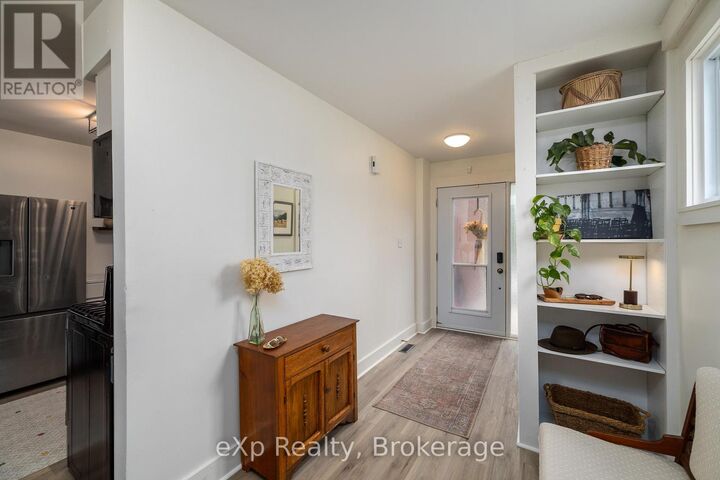 Property Photo:  563 Tenth Street 12  ON L9Y 4K6 