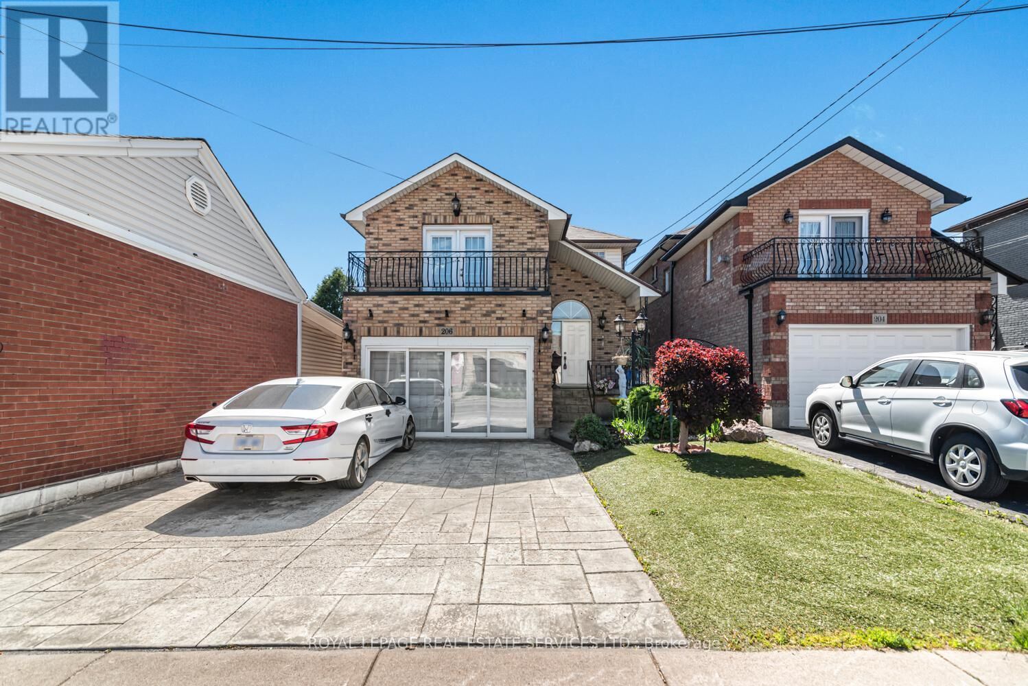 Property Photo: 206 Bay Street North ON L8R 2P9
