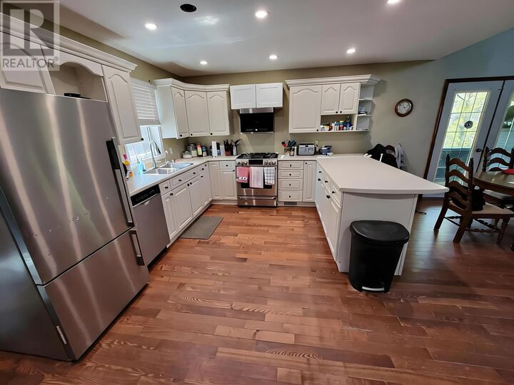 Property Photo:  285 Sundwall Rd  ON P0W 1N0 