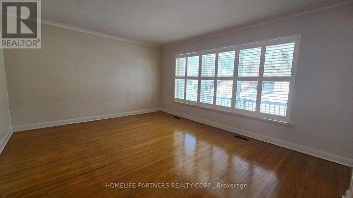 Property Photo: 3 Ridge Point Crescent ON M6M 2Z7