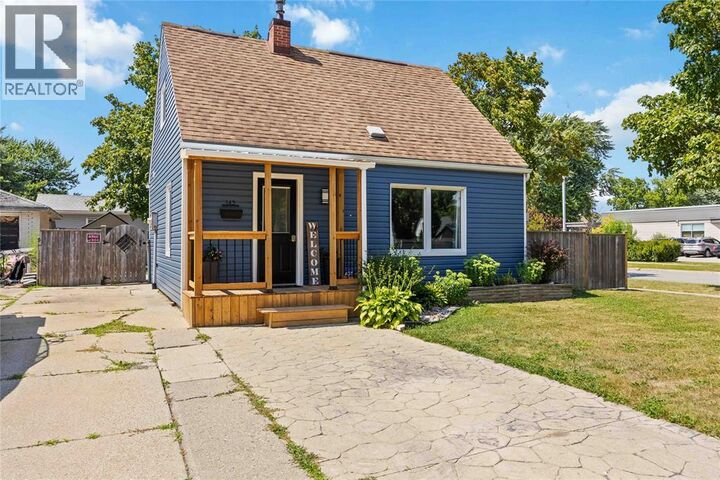 Property Photo:  143 Walnut Street North  ON N7T 4K2 