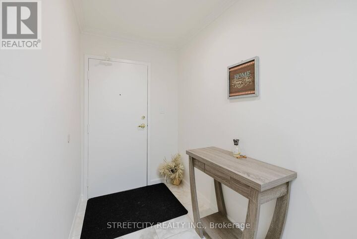 Property Photo:  223 North Park Street 311C  ON K8P 5A7 