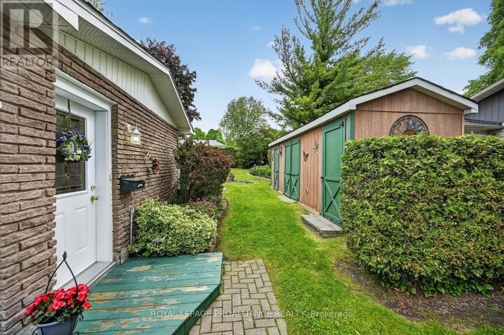 Property Photo: 8 Bernard Crescent ON K0E 1P0